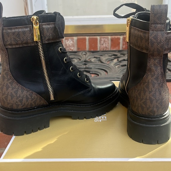 Michael Kors Stark Bootie - Picture 8 of 16